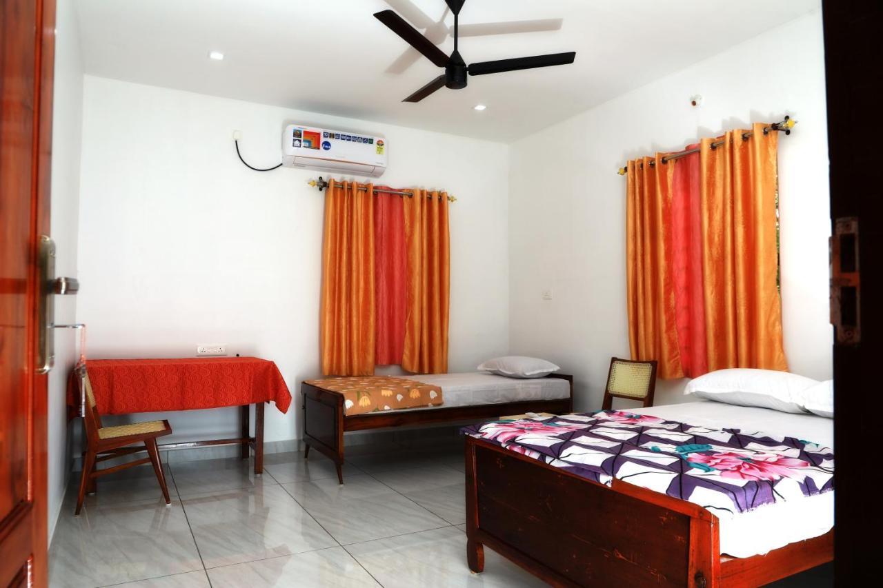 Munroe Vision Panakkattu Homestay Mundrothuruth Exterior photo