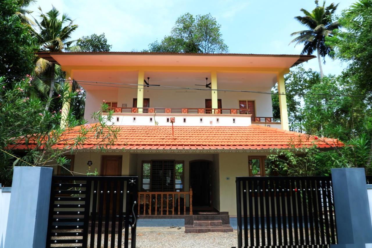 Munroe Vision Panakkattu Homestay Mundrothuruth Exterior photo